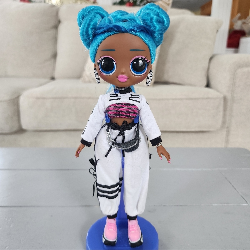 MGA LOL Surprise OMG Chillax Doll Blue Casual AA Doll Beautiful